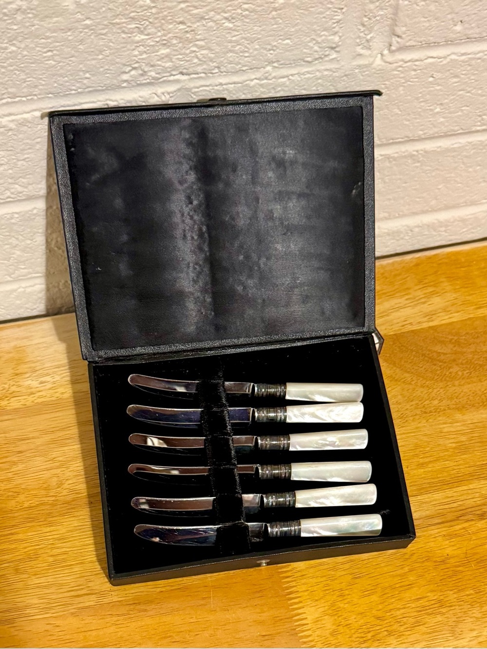 MARHILL NEW YORK KNIFE STERLING SILVER COLLAR MOTHER OF PEARL HANDLE Set of 6
